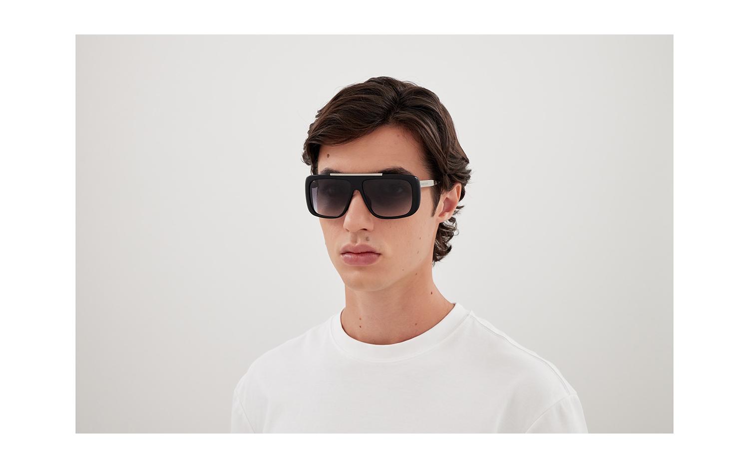 Gallery image for /media/thumbs/100x62.5/media/product_images/Alexander-McQueen-sunglasses-AM0492S-Modelfw100fh62.5.jpg