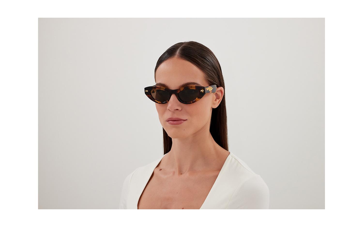 Gallery image for /media/thumbs/100x62.5/media/product_images/Bottega-Veneta-sunglasses-BV1350S-Modelfw100fh62.5.jpg