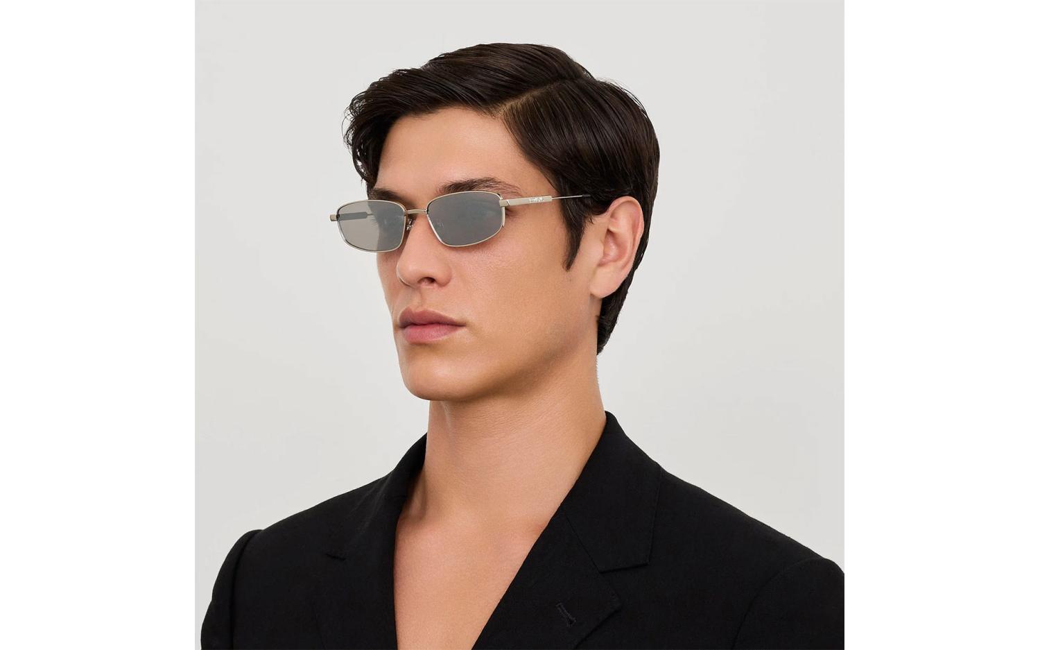 Gallery image for /media/thumbs/100x62.5/media/product_images/Jacquemus-Sunglasses-JAC121C4SUN-model2fw100fh62.5.jpg