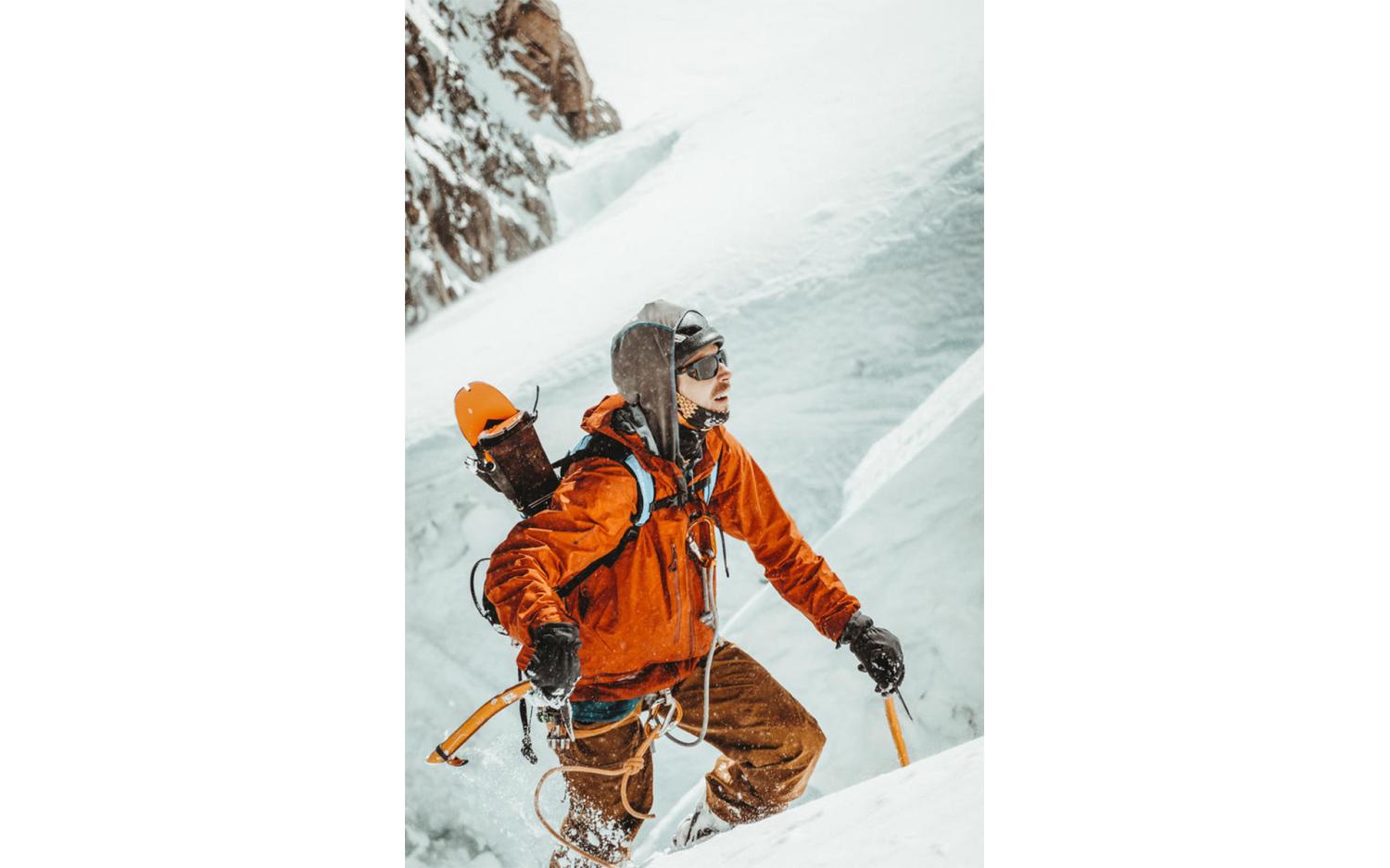 Gallery image for /media/thumbs/100x62.5/media/product_images/Julbo-Sunglasses-J5065012-model2fw100fh62.5.jpg