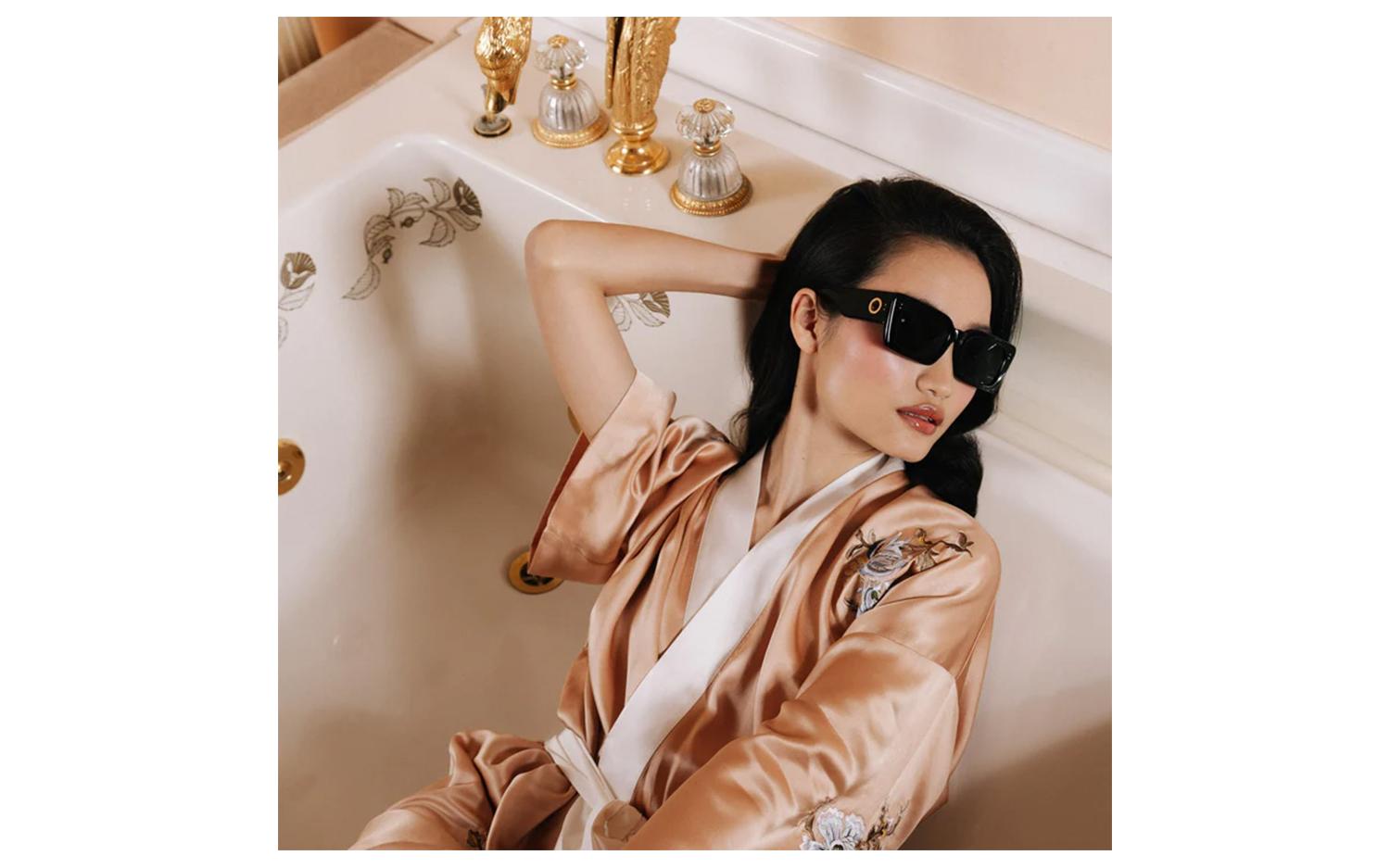 Gallery image for /media/thumbs/100x62.5/media/product_images/Linda-Farrow-Sunglasses-LFL1297C1SUN-Modelfw100fh62.5.jpg