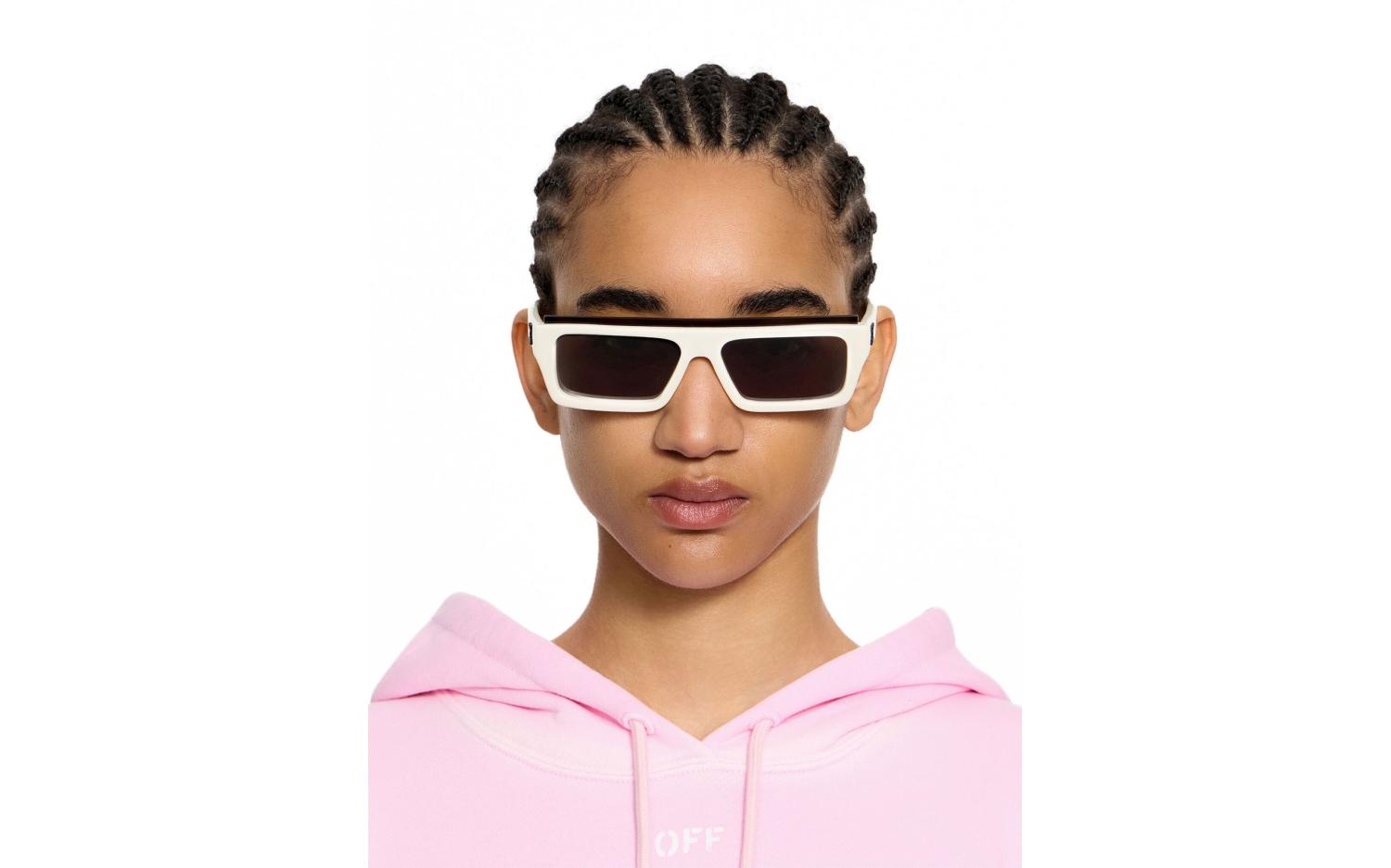 Gallery image for /media/thumbs/100x62.5/media/product_images/Off-White-Elizabeth-S-Model-2fw100fh62.5.jpg