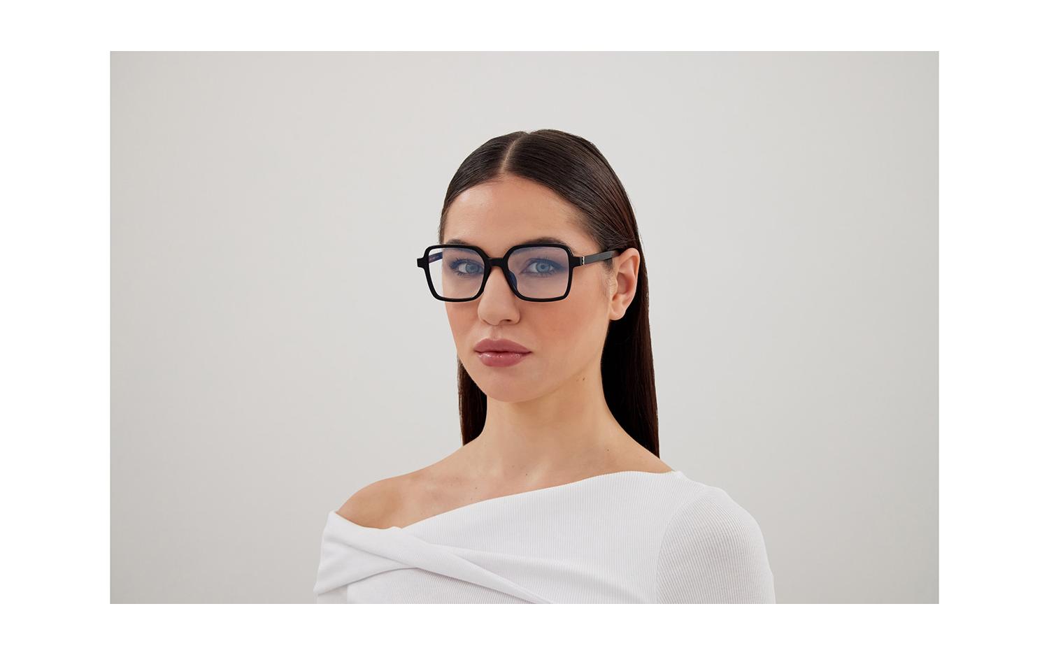 Gallery image for /media/thumbs/100x62.5/media/product_images/Saint-Laurent-Glasses-SL-M139-001-modelfw100fh62.5.jpg