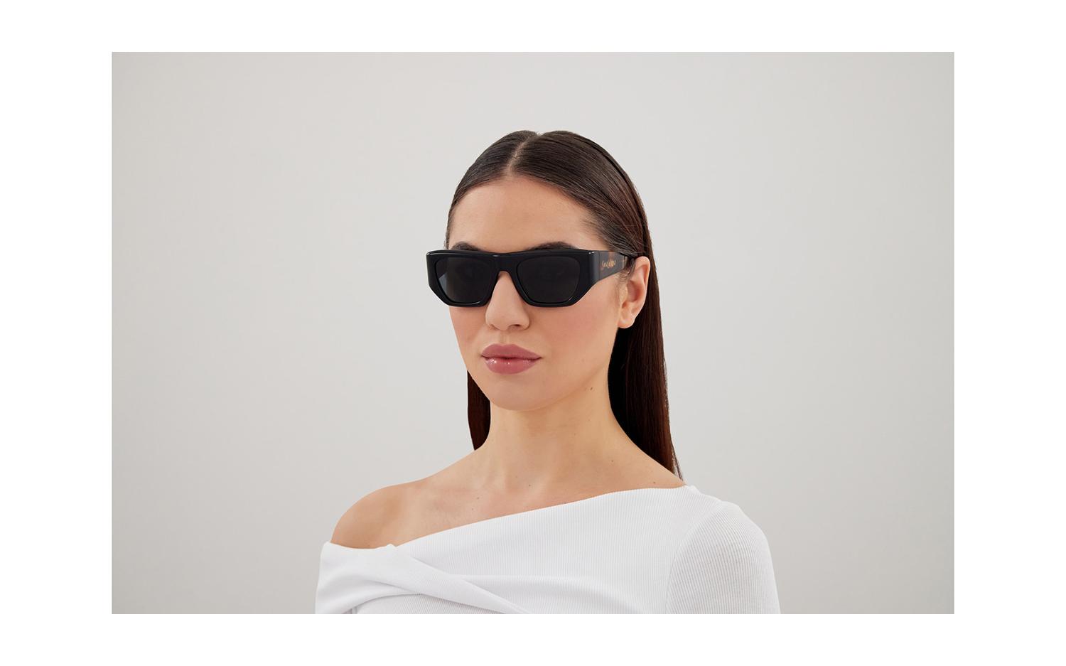 Gallery image for /media/thumbs/100x62.5/media/product_images/Saint-Laurent-Sunglasses-SL-740-004-modelfw100fh62.5.jpg
