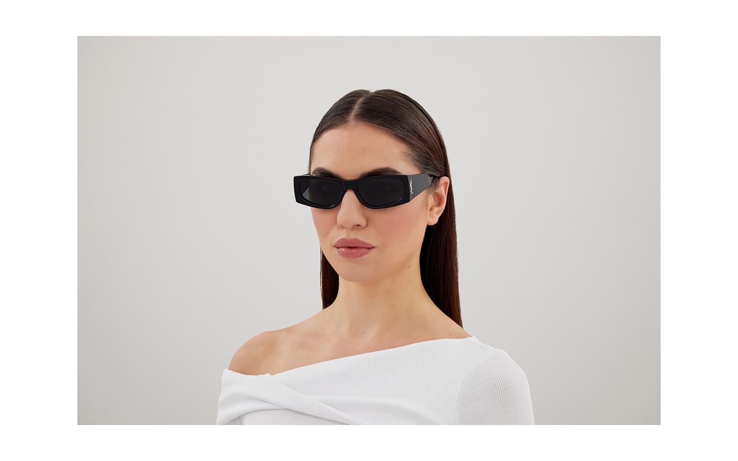Gallery image for /media/thumbs/100x62.5/media/product_images/Saint-Laurent-Sunglasses-SL-M140-001-modelfw100fh62.5.jpg
